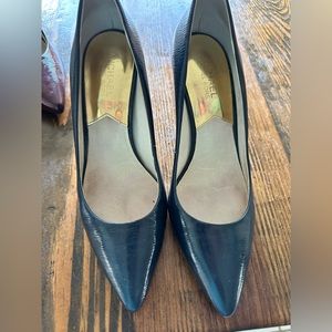 Michael Kors pumps